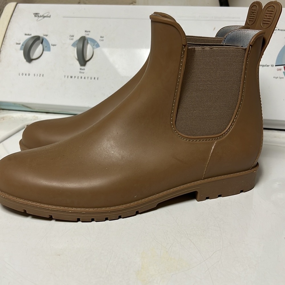 Gently worn and in great condition!